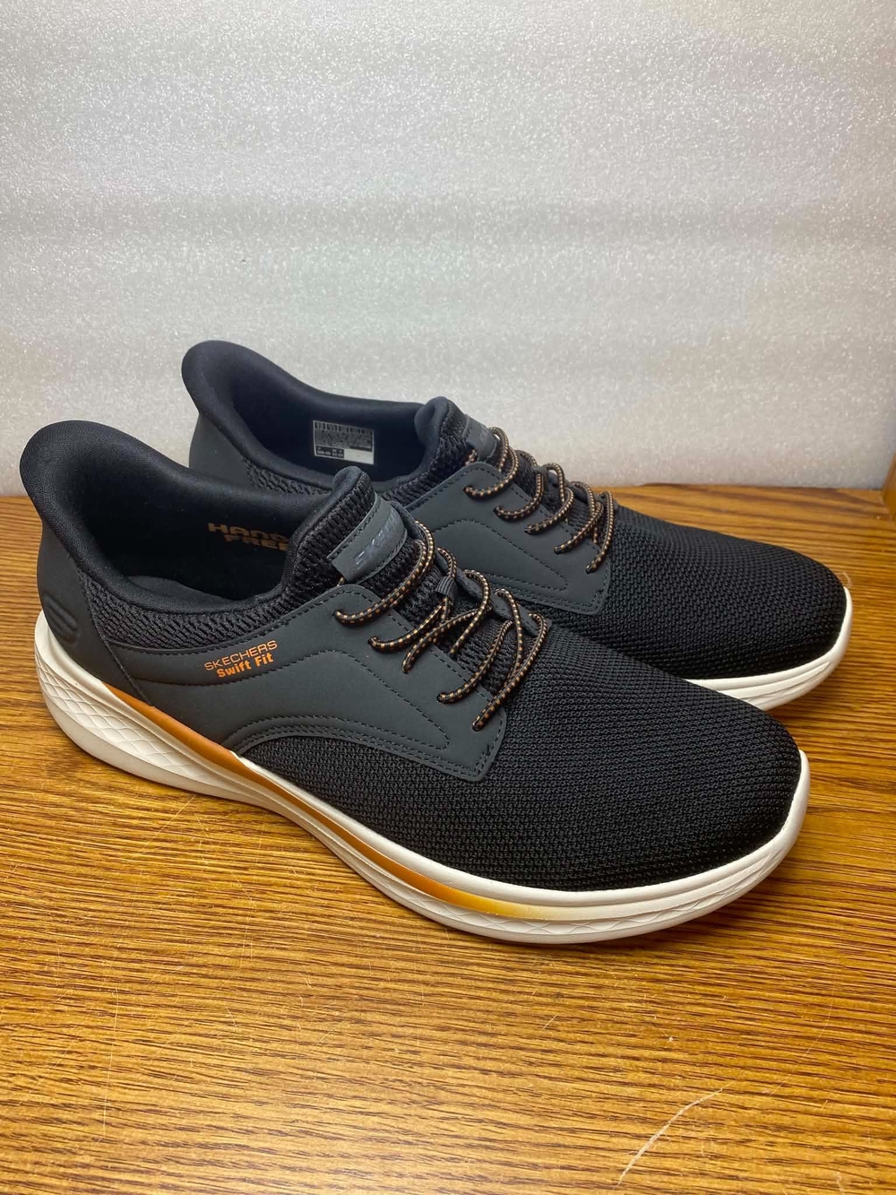Skechers Mens Swift Fit Memory Foam Slip On Comfort Size 10M SN 182006 Black NEW